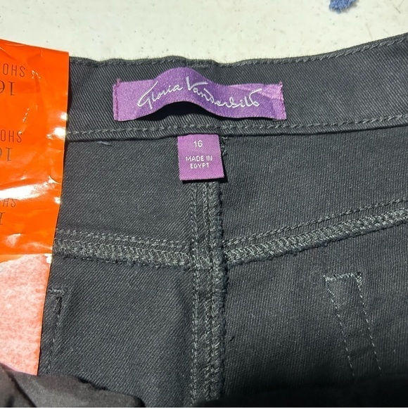 New GLORIA VANDERBILT..AMANDA..STRETCH..BLACK..SLIMMING..DENIM JEANS..16Short - Picture 3 of 7